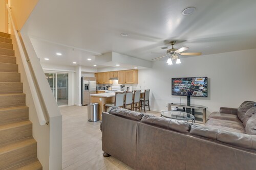 Convenient Bakersfield Townhome With Patio!