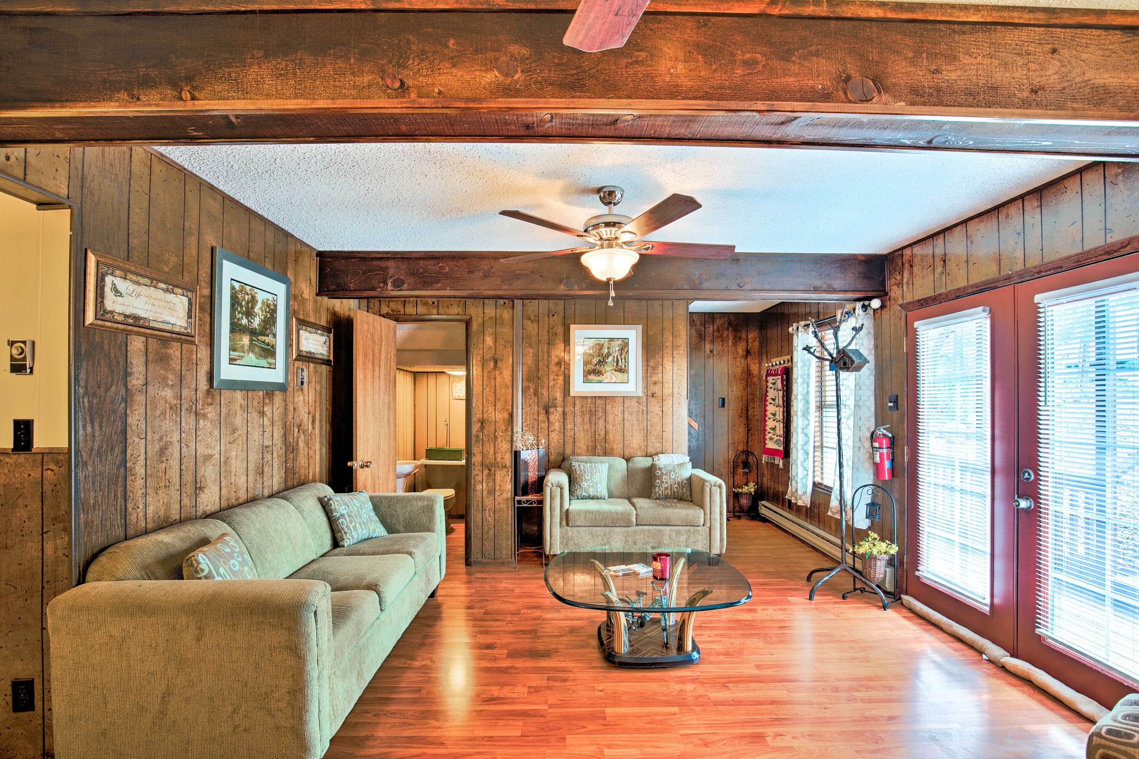 Ruidoso Downs Cabin W/deck < 3 Miles to Race Track