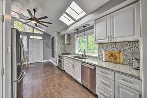 Interior - < 3 Mi to Dtwn: Placerville Home w/ Outdoor Oasis (Placerville)