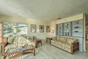 House (2 Bedrooms) | Interior - Venice Home w/ Fire Pit & Grill: 2 Mi to Beach! (Venice)