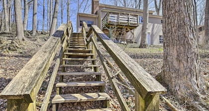 Pet-friendly Cabin w/ Dock on Claytor Lake!