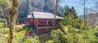 Scenic Marble Cabin w/ Fire Pit!