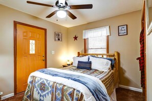 House (2 Bedrooms) | Interior - Scenic Marble Cabin w/ Fire Pit! (Marble)