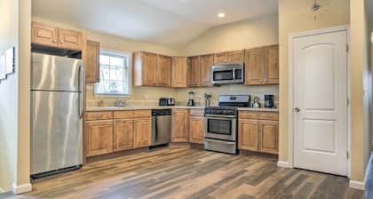 Ideally Located Glen Cove Apartment!