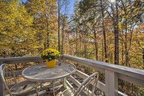 Apartment (0 Bedroom) | Interior - Sky Loft Bryson Studio: 1 Mi From Fontana Lake! (Almond)