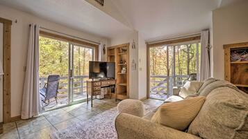 Apartment (0 Bedroom) | Interior