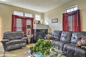 Appartement (3 Bedrooms) | Coin séjour