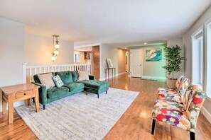 House (5 Bedrooms) | Interior