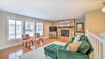 House (5 Bedrooms) | Interior