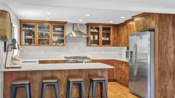 House (5 Bedrooms) | Front of property
