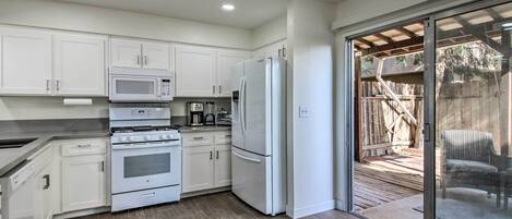 Microwave, oven, stovetop, dishwasher