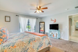 House (3 Bedrooms) | Interior - Screened Porch & Heated Pool: Cape Coral Home (Cape Coral)