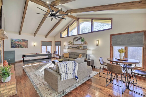 House (4 Bedrooms) | Interior