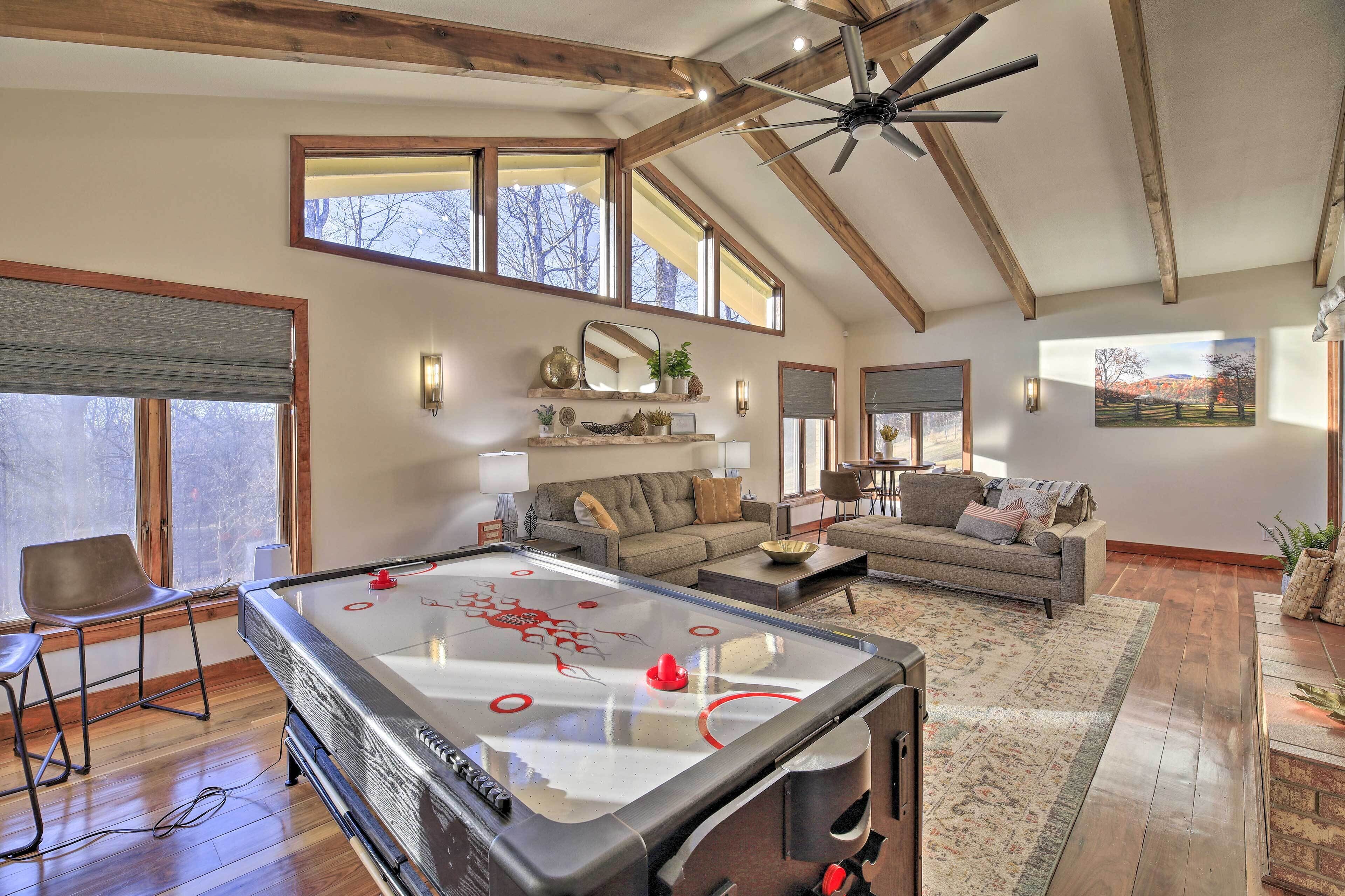 House (4 Bedrooms) | Interior