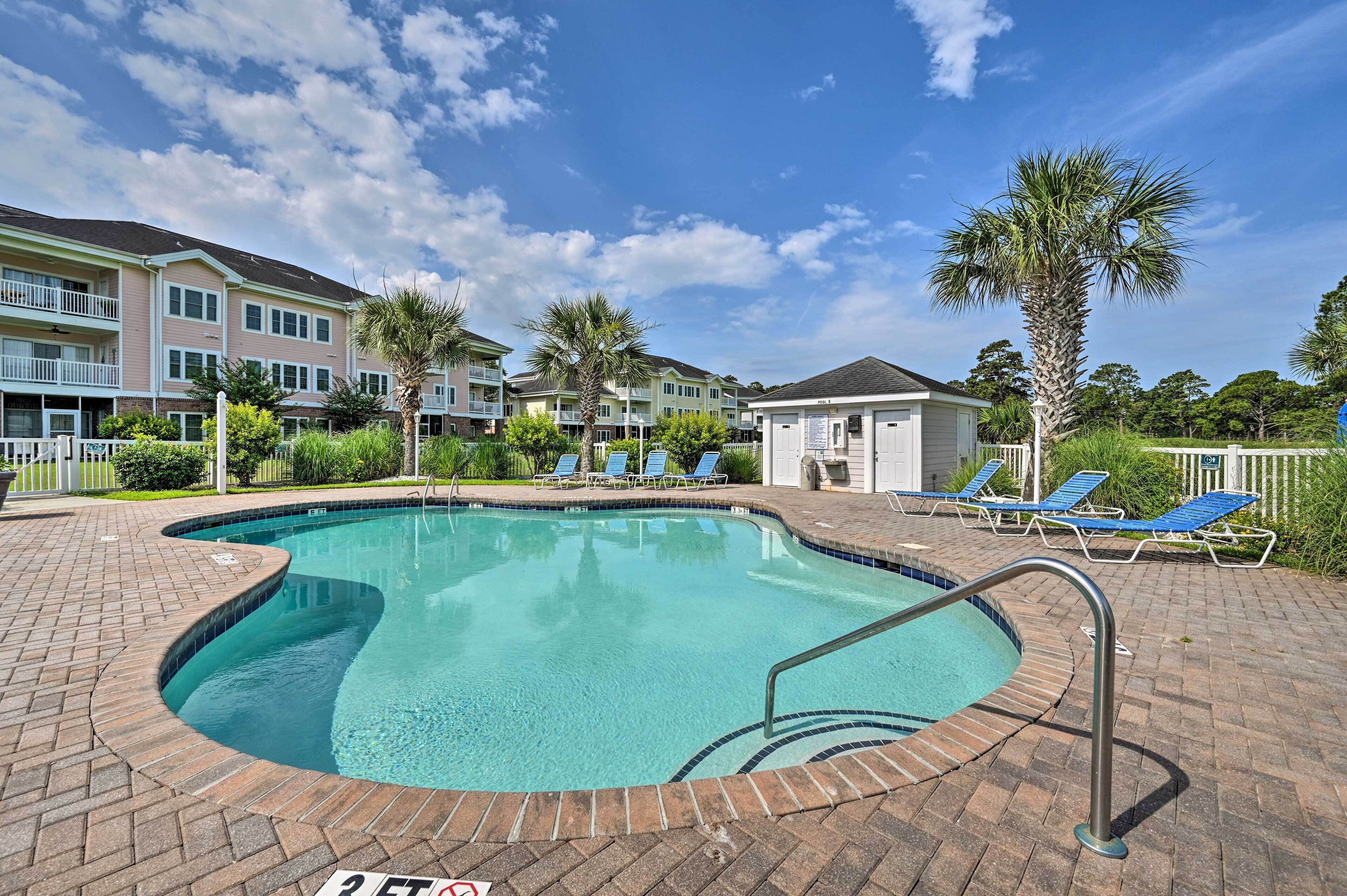 Modern Top-floor Condo < 1 Mi to Golfing!