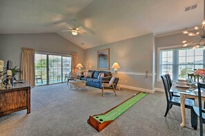 Apartment (3 Bedrooms) | Interior - 2 Mi to Broadway at the Beach: Quiet Golf Getaway (Myrtle Beach)