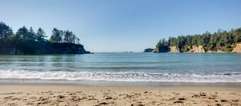 Fishermen's Paradise in Coos Bay: Walk to Beach!