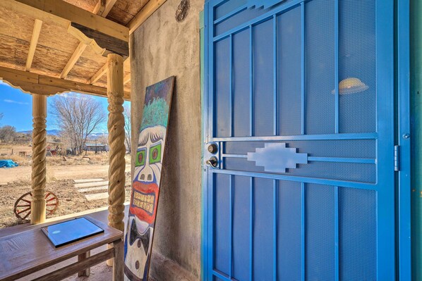 House (2 Bedrooms) | Interior - Santa Cruz Home w/ Mountain Views! (Santa Cruz)