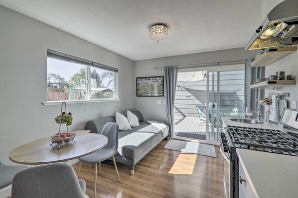 Living area - Updated Livermore Apartment w/ Private Deck! (Livermore)