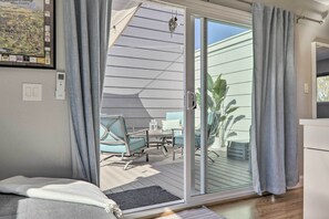 Living area - Updated Livermore Apartment w/ Private Deck! (Livermore)