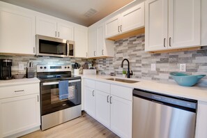 House (2 Bedrooms) | Interior