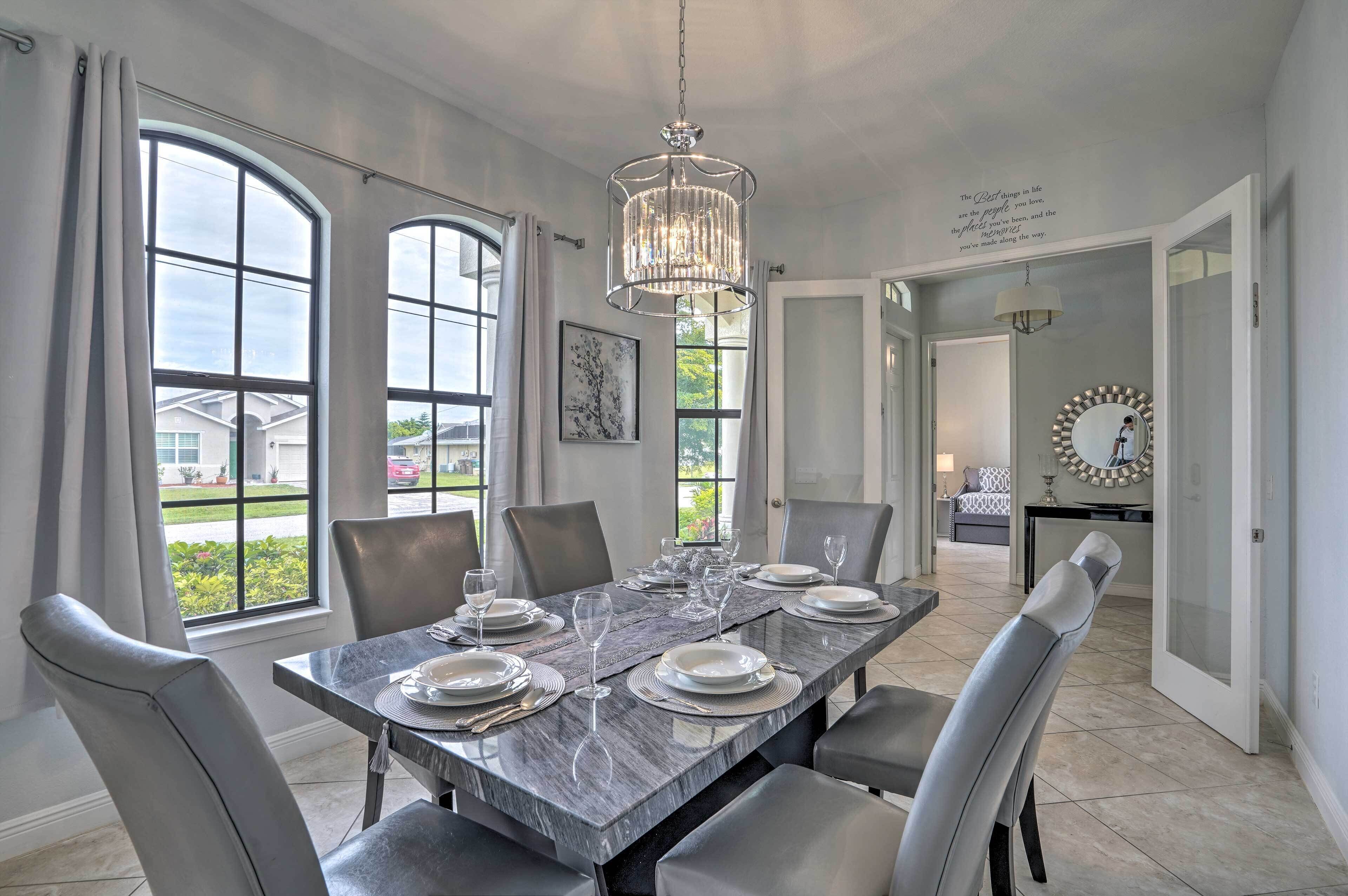 House (4 Bedrooms) | Interior