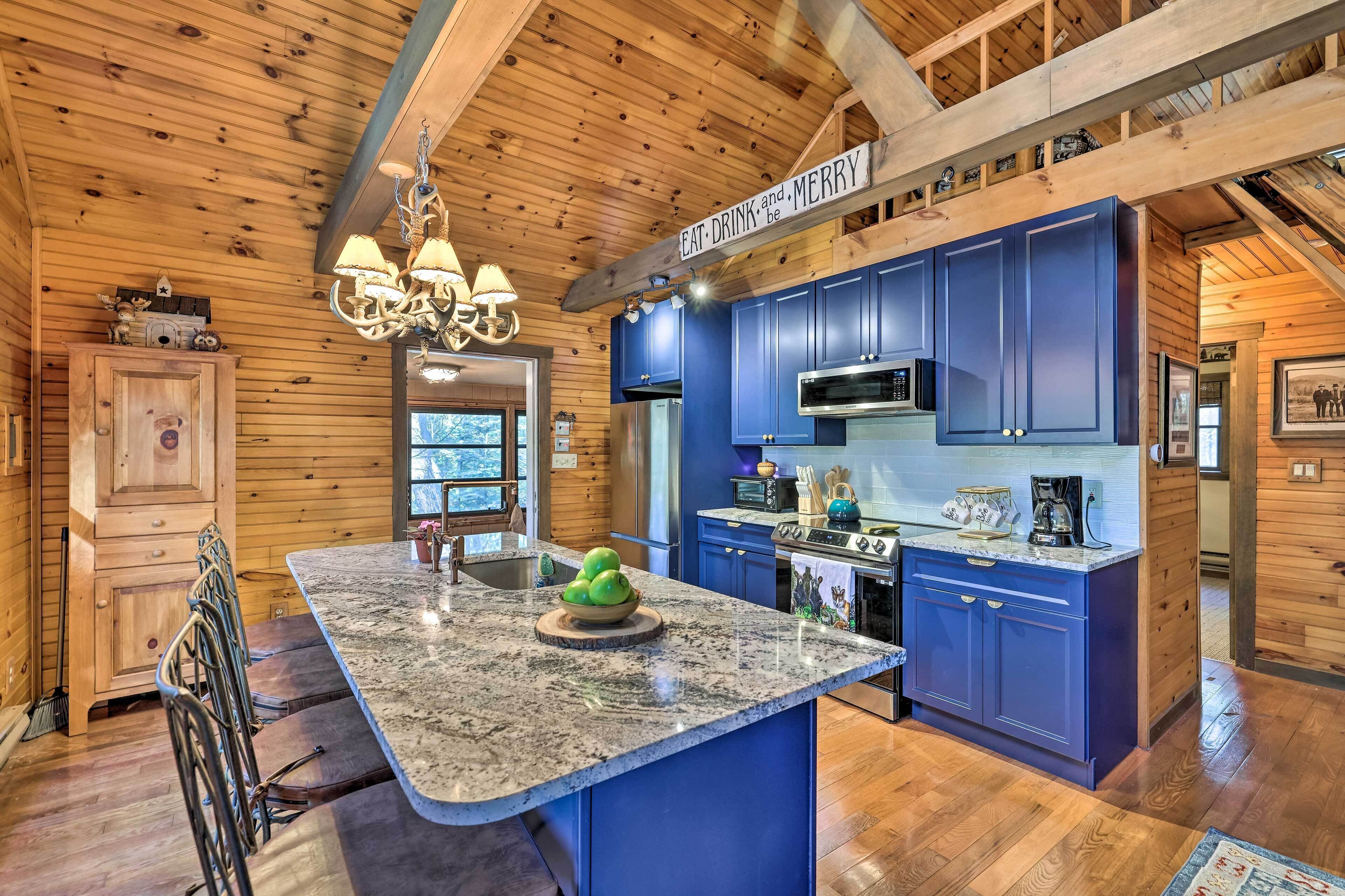 Poconos Cabin Escape w/ Elevated Forest Views