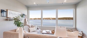 Lakefront Granbury Retreat w/ Patio & Fire Pit