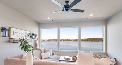 Lakefront Granbury Retreat w/ Patio & Fire Pit