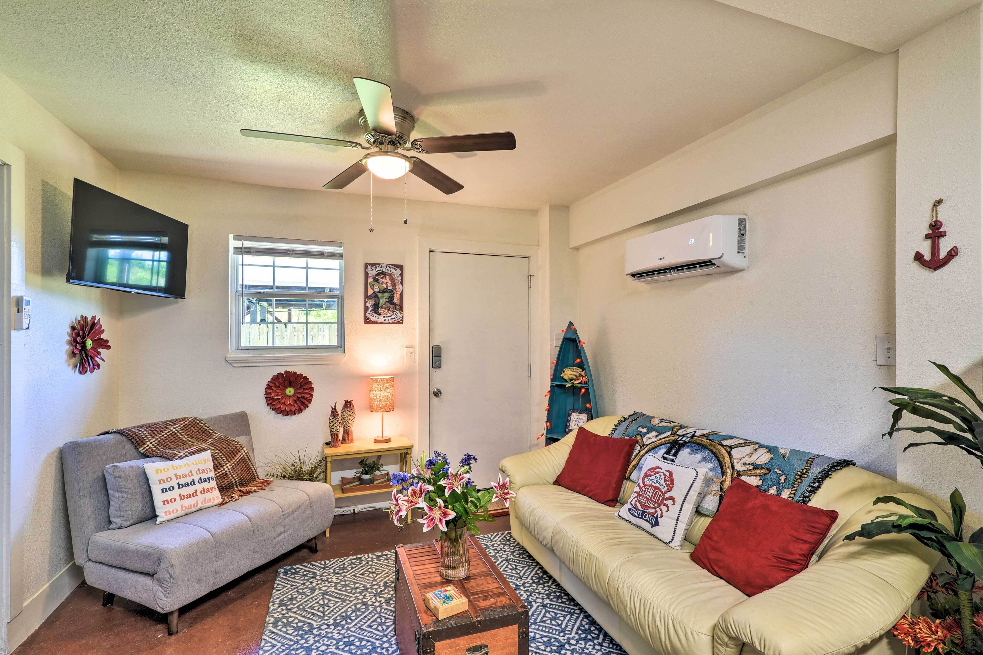 San Leon Condo: Pond ~ 1 Mi to Galveston Bay!