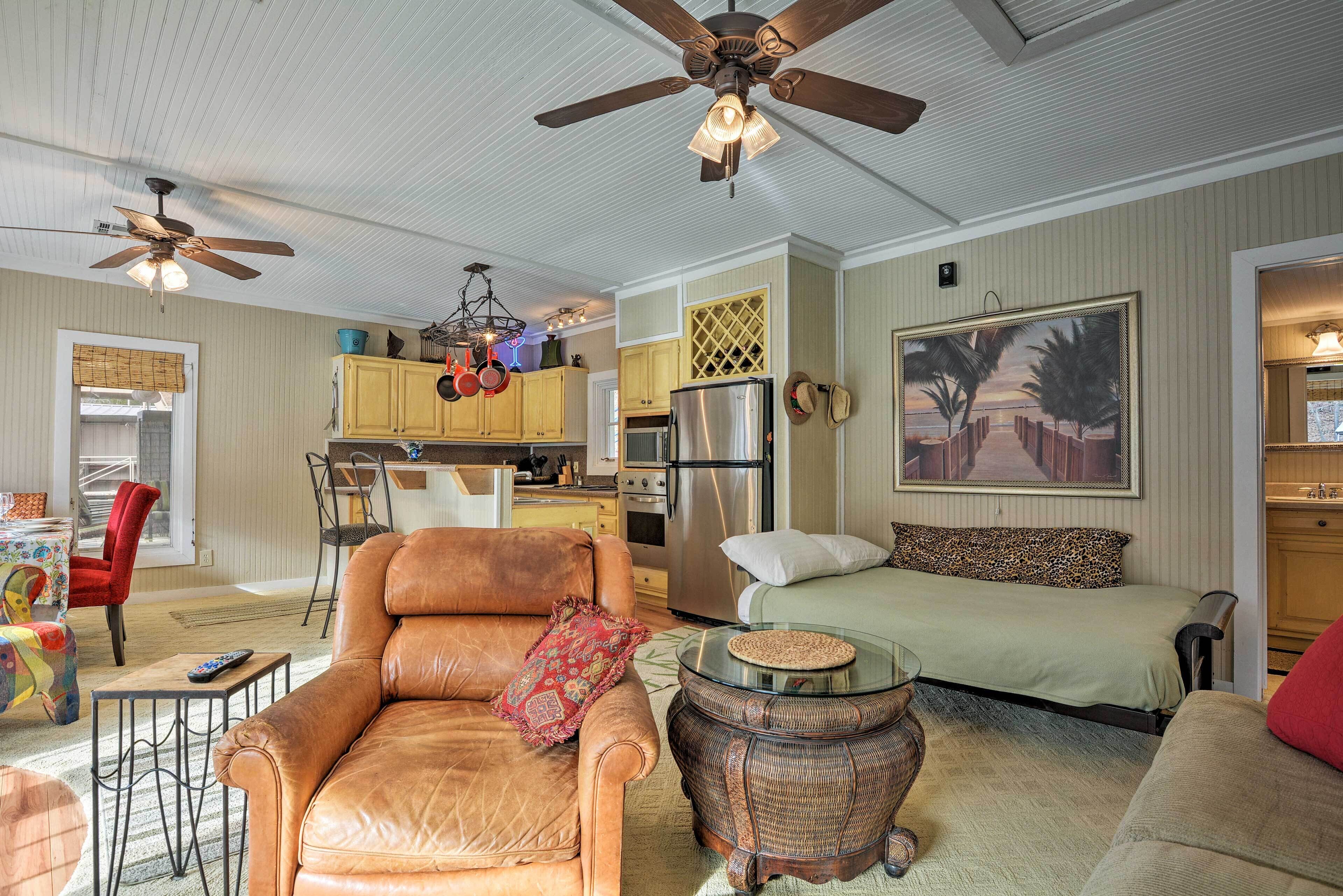 Floating 'cabana Exotica' on Grand Lake w/2 Docks!