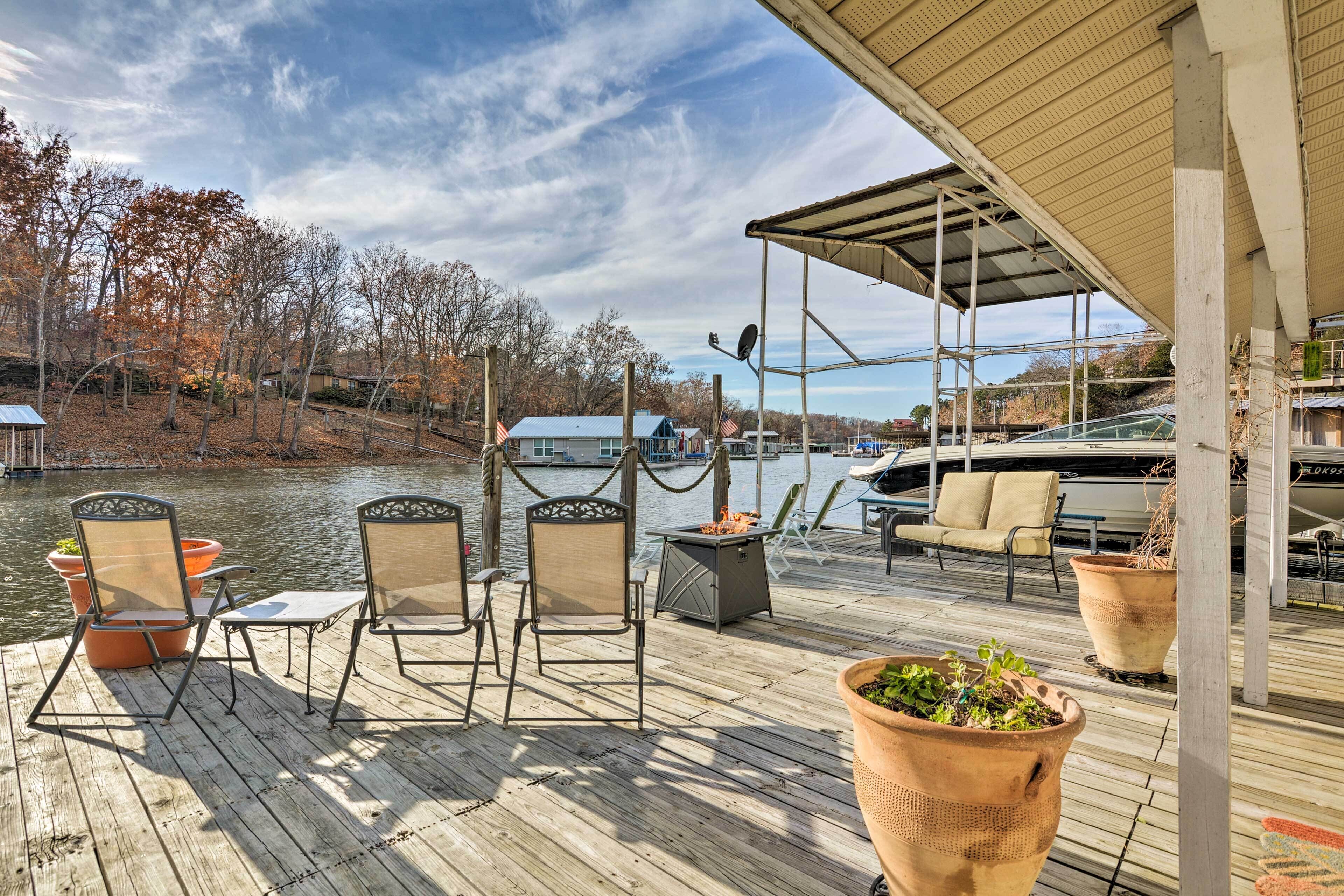 Floating 'cabana Exotica' on Grand Lake w/2 Docks!