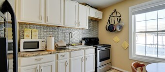 3 Mi to Cave Run Lake: Outdoor Retreat w/ Grill