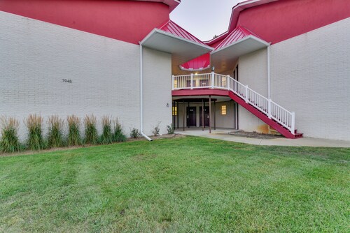 Sand Point Apartment w/ Proximity to Beaches!