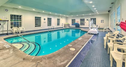 Sand Point Apartment w/ Proximity to Beaches!