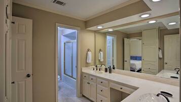 Rumah (4 Bedrooms) | Interior