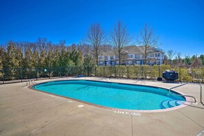 Apartment (3 Bedrooms) | Interior - Charming Greensboro Townhouse With Back Patio! (Greensboro)
