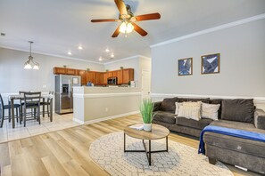 Apartment (3 Bedrooms) | Front of property