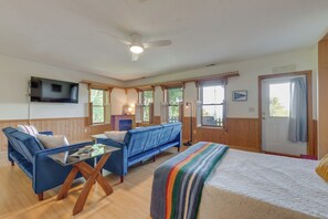 House (3 Bedrooms) | Interior - Pet-friendly Waynesville Retreat w/ Hot Tub! (Waynesville)