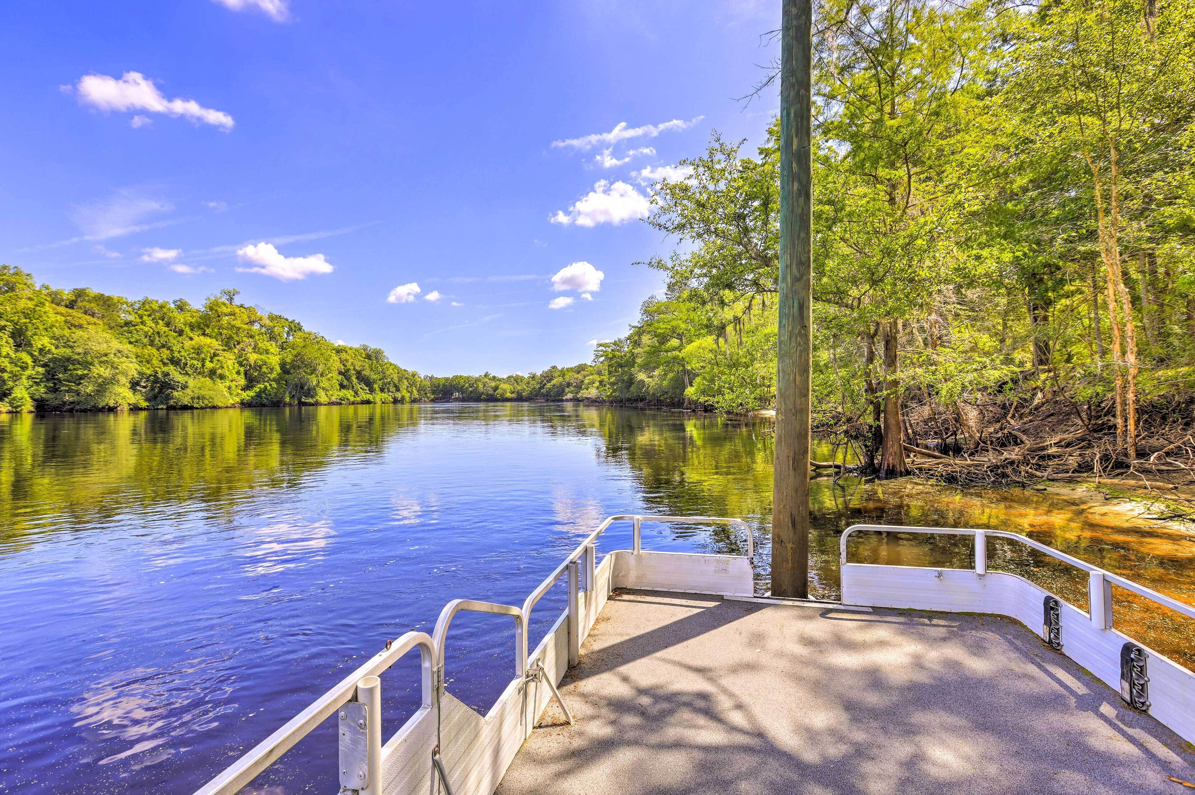 Charming Abode w/ Dock on the Suwannee River