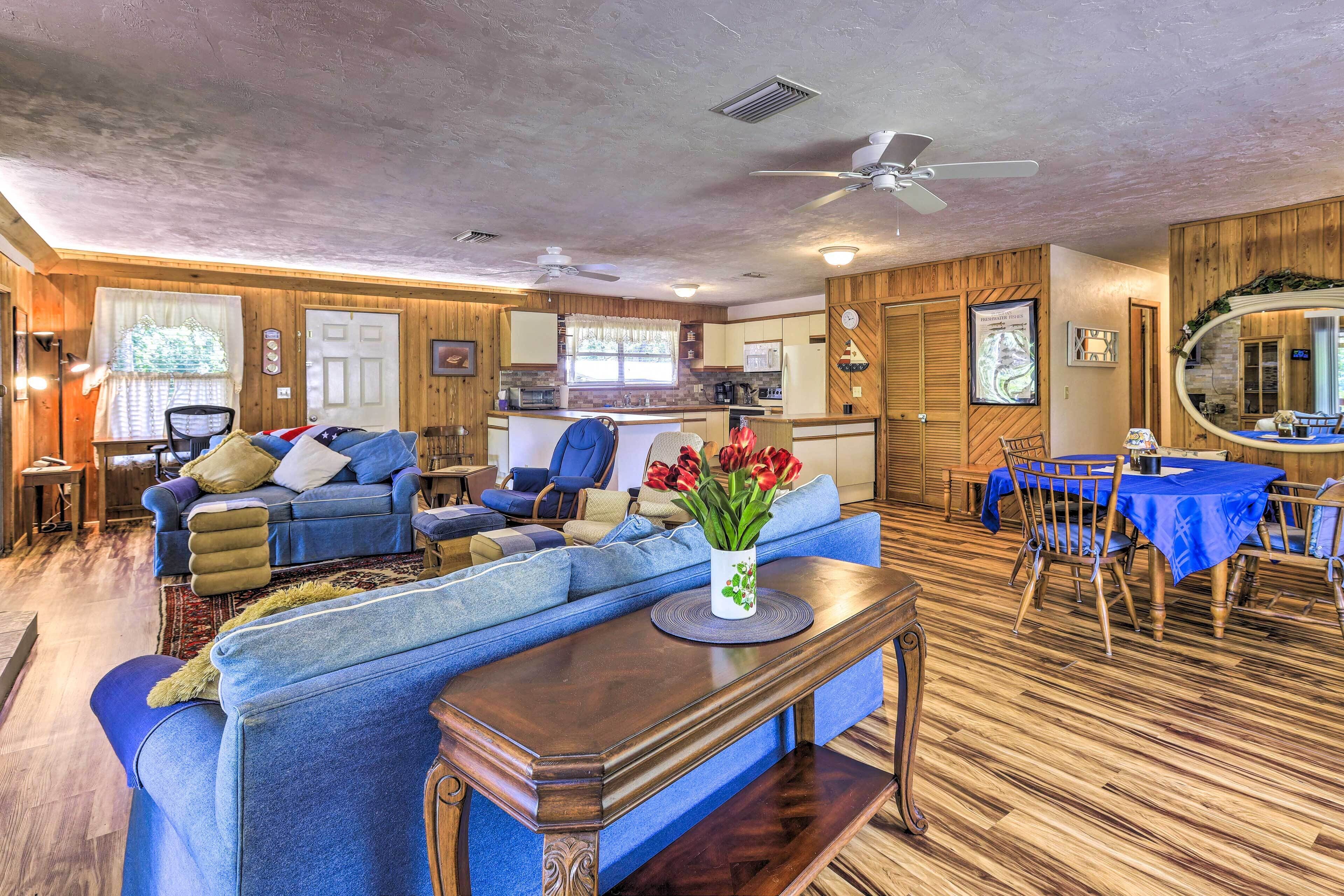 House (3 Bedrooms) | Interior