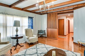 Interior - Downtown Paintsville Vacation Rental! (Paintsville)