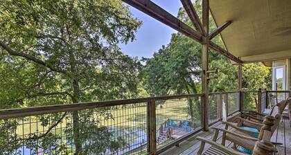 Sunny Seguin Retreat w/ Canoes on Guadalupe River!