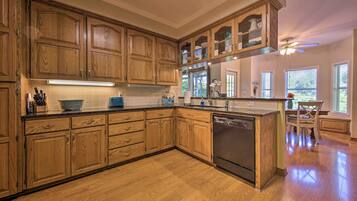 House (4 Bedrooms) | Bahagian dalam