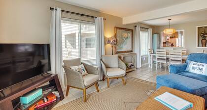 Harbor Island Condo With Deck - Steps to Beach!