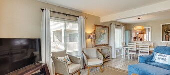 Harbor Island Condo With Deck - Steps to Beach!