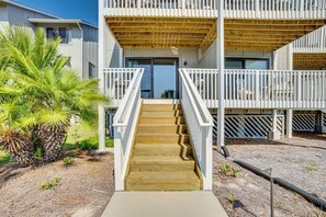 Apartment (1 Bedroom) | Interior - Harbor Island Condo With Deck - Steps to Beach! (Harbor Island)