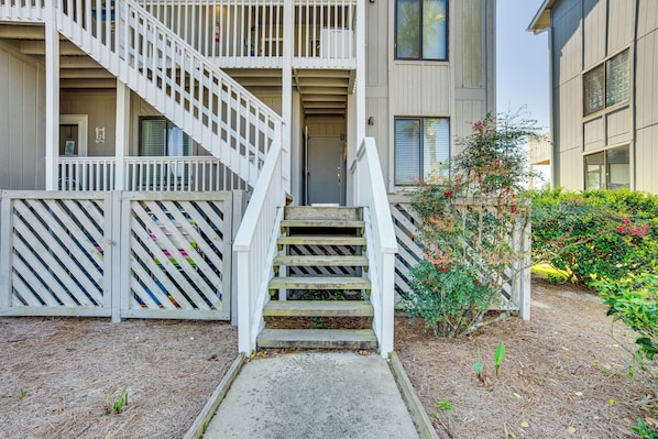 Apartment (1 Bedroom) | Interior - Harbor Island Condo With Deck - Steps to Beach! (Harbor Island)