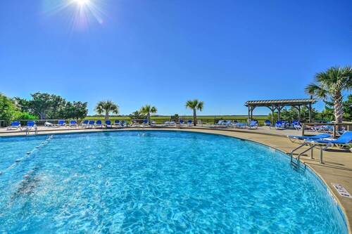 Harbor Island Condo With Deck - Steps to Beach!