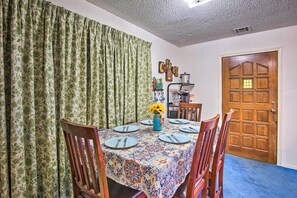 House (3 Bedrooms) | Interior - Dog-friendly Bartlesville Retreat w/ Yard! (Bartlesville)